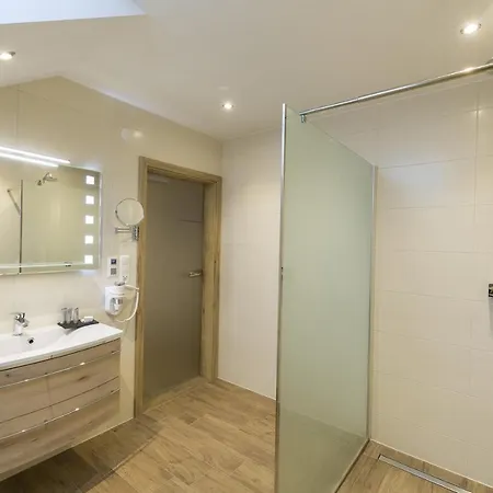 ファームステイ Altroiterhof *