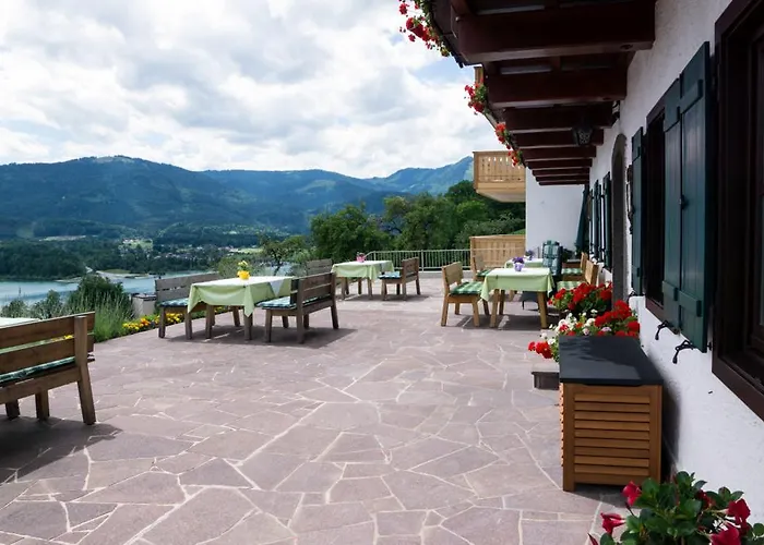 Altroiterhof Farm stay *